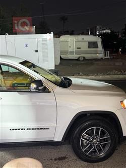 جیپ گراند شیرۆکی